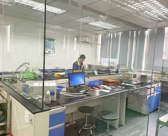 高频实验室+网络分析仪(HDMI/USB/lightning产品参数测试)